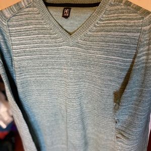 14th & Union green sweater